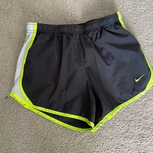 Nike Dri-Fit Gray Shorts Size Large